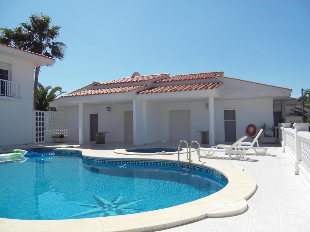 Apartment Los Eucaliptus L'Eucaliptus ภายนอก รูปภาพ
